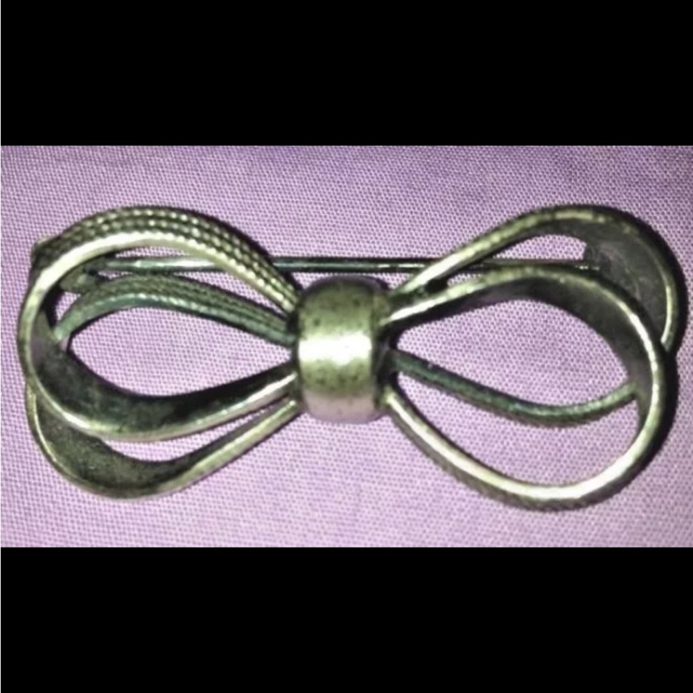 Vintage 
STERLING SILVER 
Unsigned 
Pin Brooch